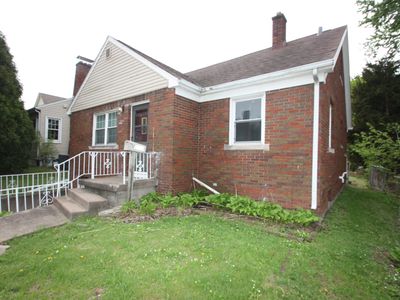 2519 E Locust St