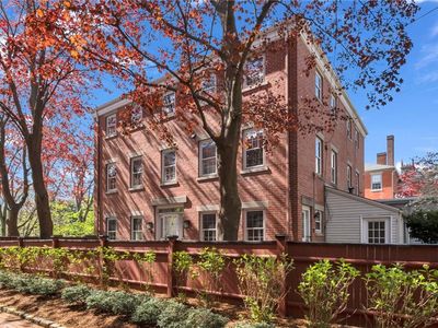 201 N Main St