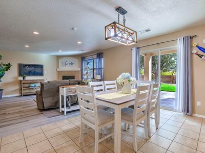 2831 Violeta Cir SE