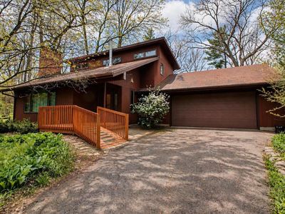 1110 Woodland Way