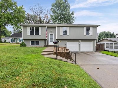5709 Outlook St