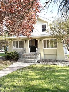 455 3rd St SE