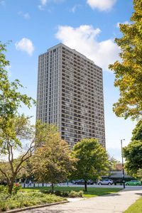 1960 N Lincoln Park W APT 2106