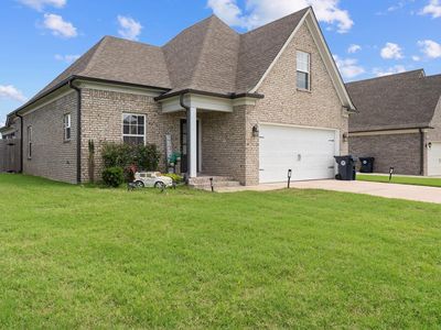 821 Crittenden Blvd