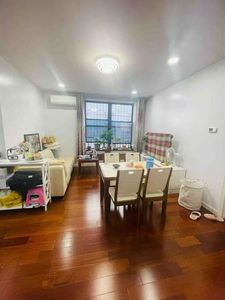 1653 W 7th St #1F