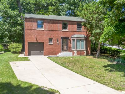 Property at 10742 S Longwood Dr, Chicago, IL