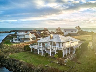 1648 Harbor Seal Drive