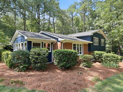 102 Lattimore Ln