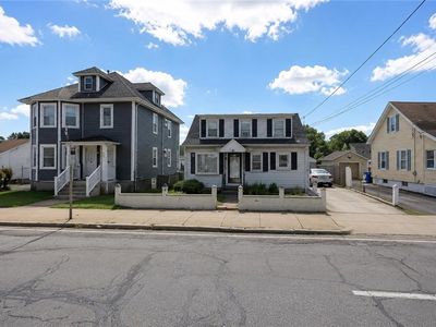 581 Newport Ave