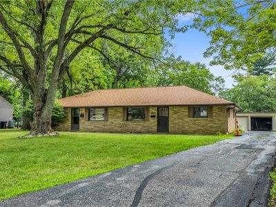 Property at 14185 Niagara Dr, Strongsville, OH