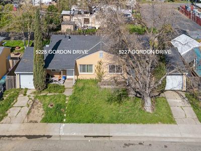 5227-5225 Gordon Dr
