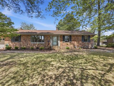 5020 Leslie Dr