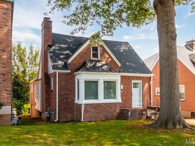 3808 Colonial Ave