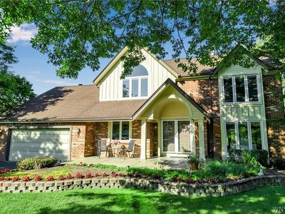 4 Curley Dr