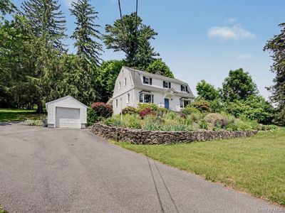 213 Peaceable Hill Road