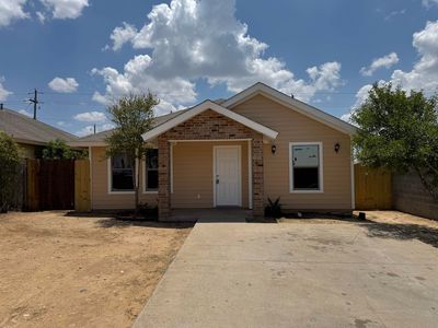2203 Los Pinos Dr