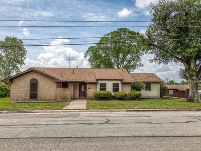 407 W Glenn St
