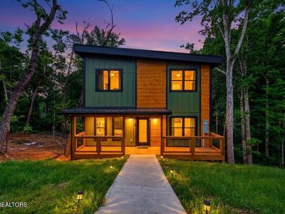 613 Country Oaks Dr