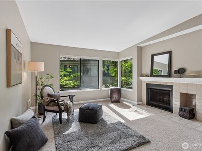 1380 Bellevue Way NE #4