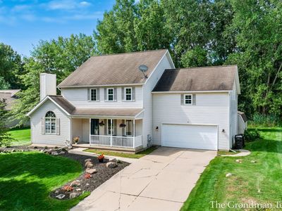 Property at 40 Rockview Dr NE, Rockford, MI