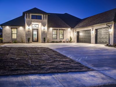 The Flora Plan, The Oaks