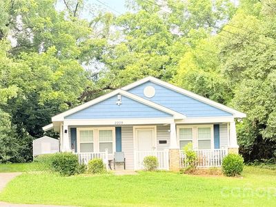 2209 Julia Ave