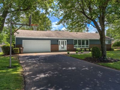 202 S Countrybrook Dr