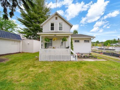 516 S Main St