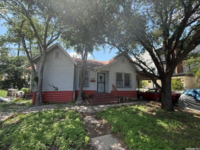 131 E Myrtle