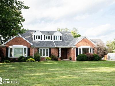5 Raynan Dr