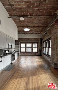 460 S Spring St APT 1211