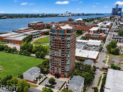 3320 Spinnaker Ln APT 2F