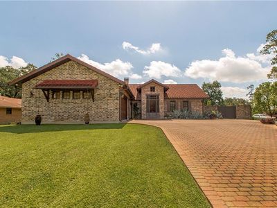 106 College Dr