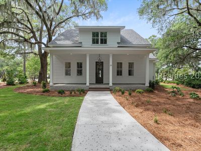 25 Millers Pond Dr