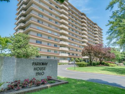 1960 N Parkway Ave #306