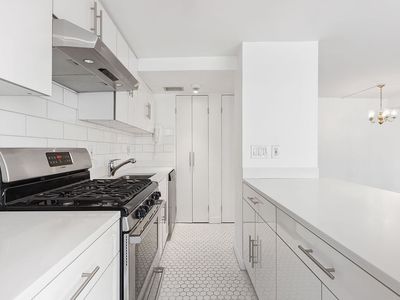 136 E 56th St APT 12-C