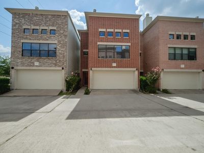 8632 Meadowcroft Dr