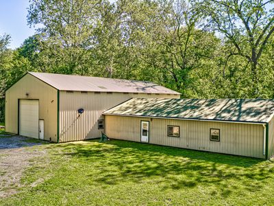 8740 Huggin Hollow Rd
