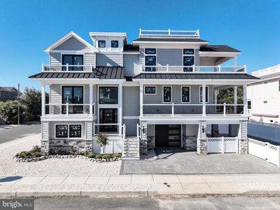 2912 Beach Ave