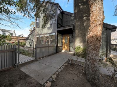 3656 E Summerhill Dr