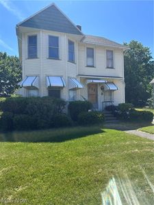 3323 Lake Ave