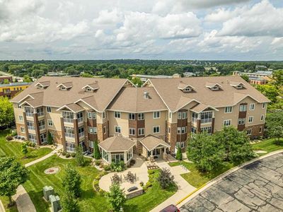 11 Glen Brook Way #305