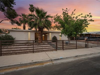 3709 Sunrise Ave