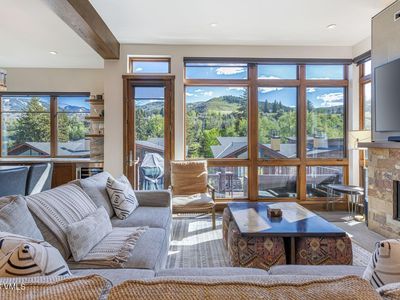 8 Waterfront Way