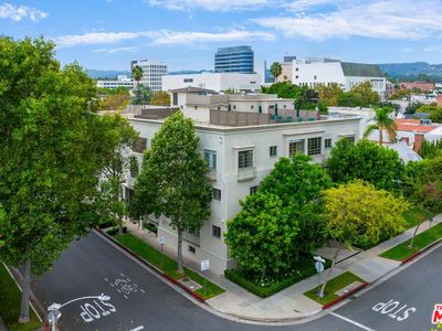 9601 Charleville Blvd APT 5