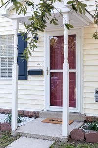 303 Lakeside Dr