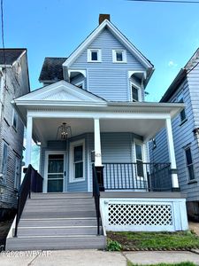 413 Louisa St
