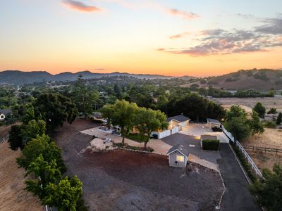 952 Alamo Pintado Rd