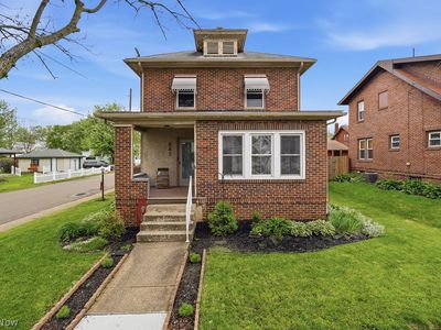842 Seneca St NE