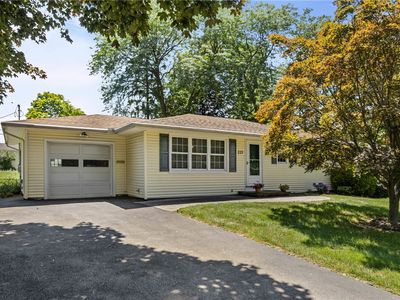 221 Meadowbriar Rd
